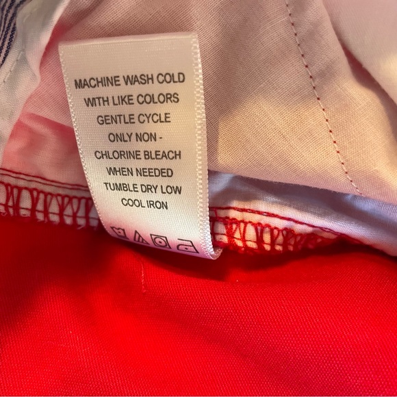 Vibrant Red Shorts Size 12 Land N Sea Tailored Look Pockets Front and Back - Picture 5 of 12